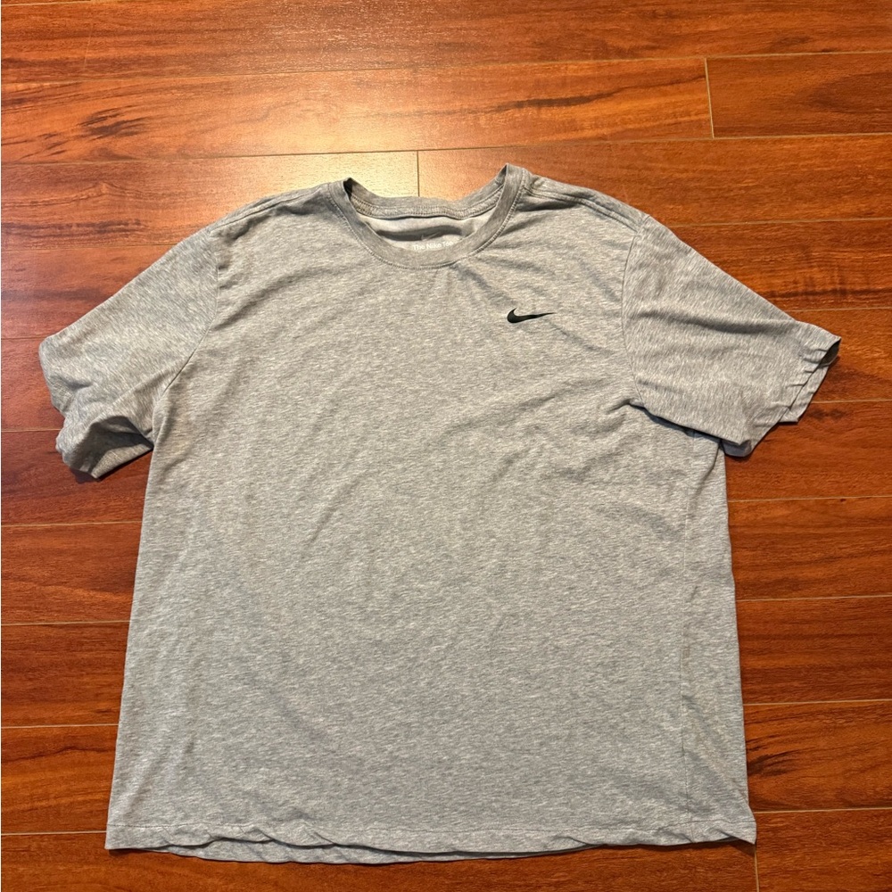 Nike Men's Heather Gray Short Sleeve Tee